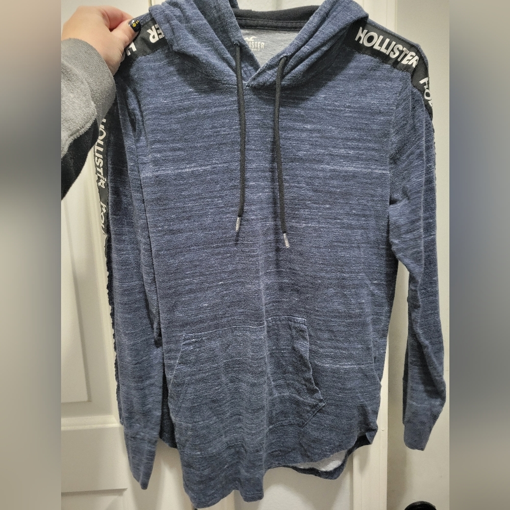 Hollister Men's Blue Heathered Spell Out Sleeves Lightweight Hooded T-shirt XS